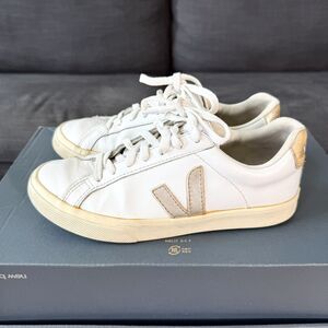 VEJA White Beige Campo Leather Sneakers White Natural Beige Women's Size 6